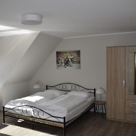 Pension Zur Schleuse Garni Am Elbe Luebeck - Kanal In Witzeeze Esterno foto