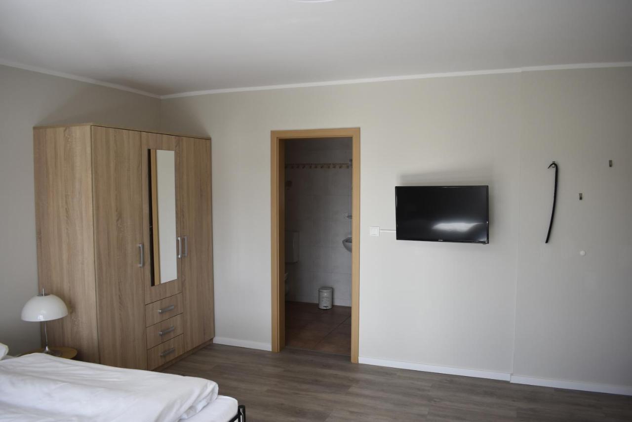Pension Zur Schleuse Garni Am Elbe Luebeck - Kanal In Witzeeze Esterno foto
